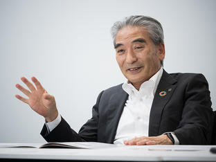 伊藤氏