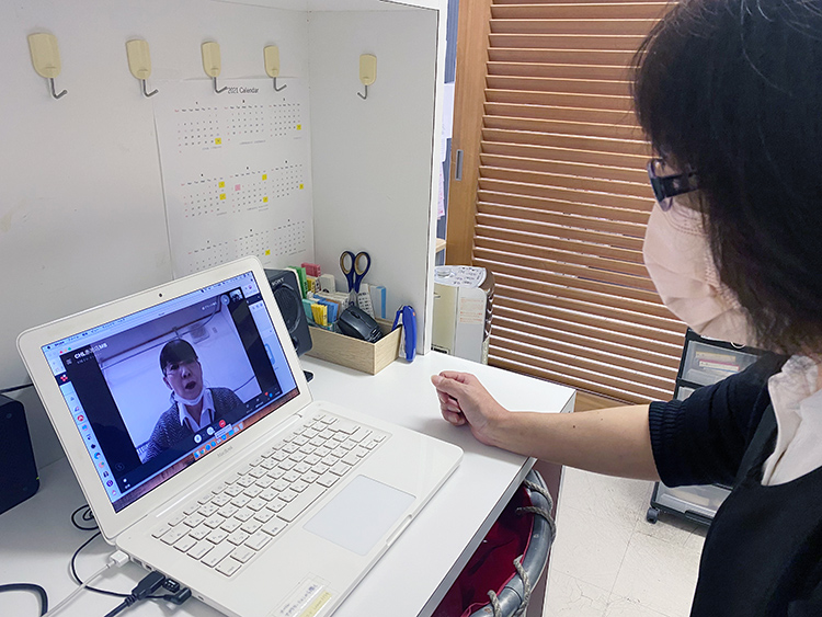 自発的に学んでもらう「仕掛け」の様子
