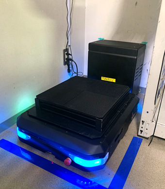 充電中の搬送ロボット