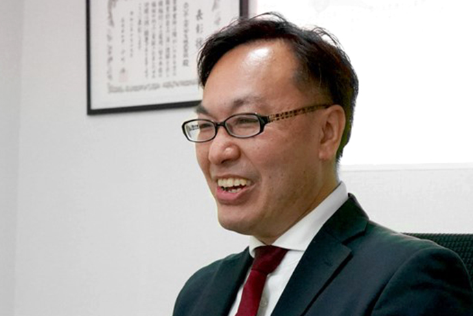 岩﨑龍太郎氏