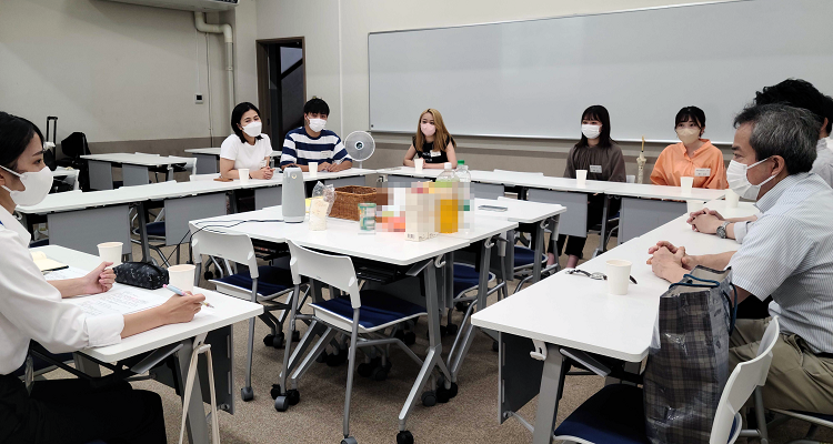 インタビューの様子