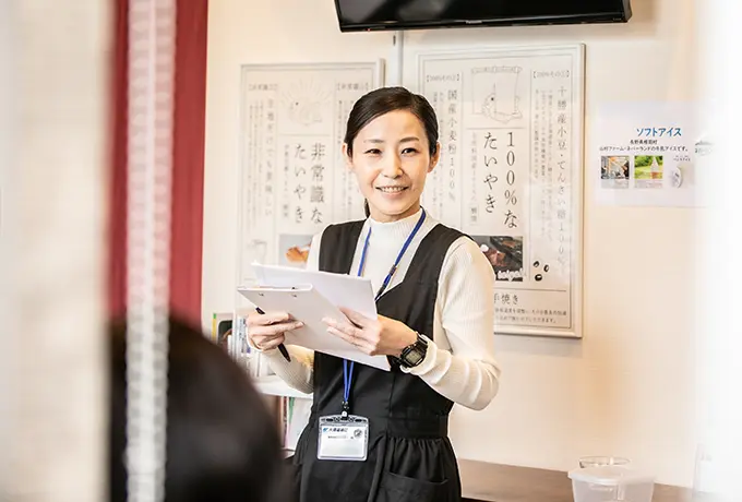 女性ファシリテーターの様子