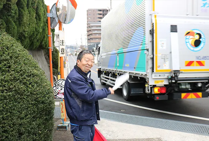 従業員が働く様子