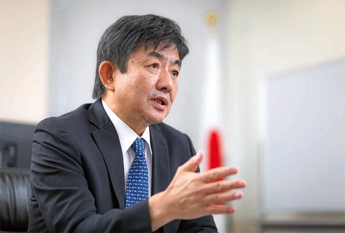山崎史郎氏