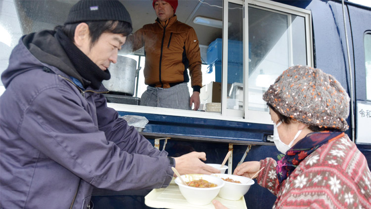 能登の被災地「ポケマル炊き出し支援プロジェクト」の一コマ