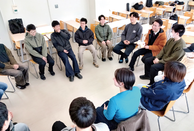 「本質観取」のを複数人で実践する場の写真