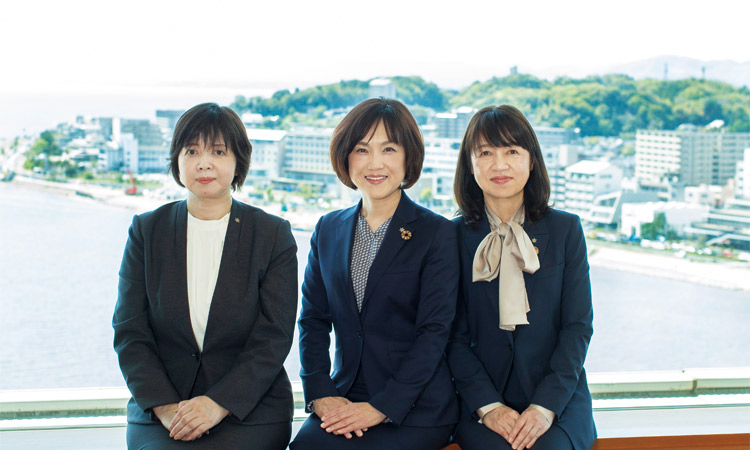 林朱美氏（左）、吉岡佐和子氏（中央）、中村真実子氏（右）