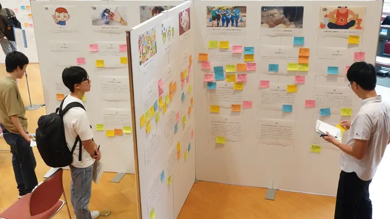 研究ポスター発表会の様子