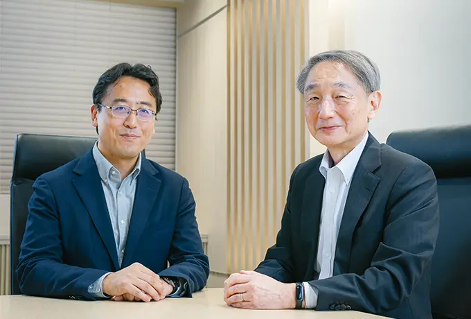 城下英介氏(左)と大月重人氏(右)の写真