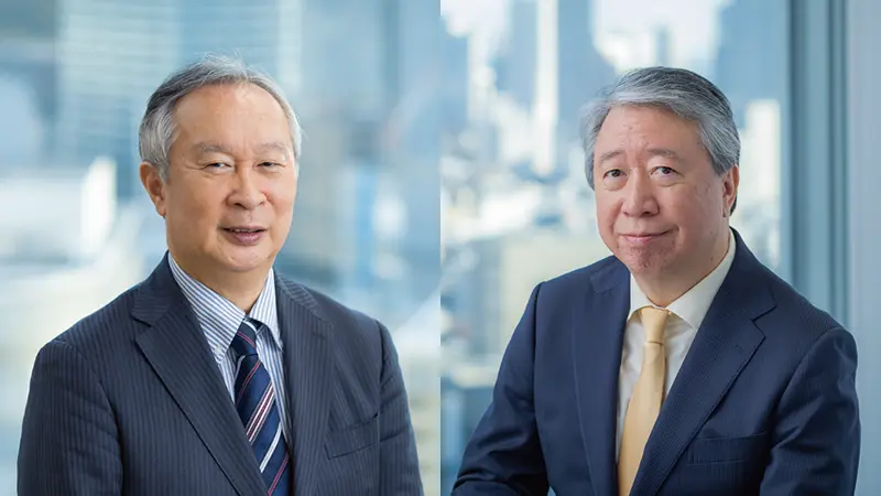 有沢正人氏（左）と大久保幸夫（右）の写真